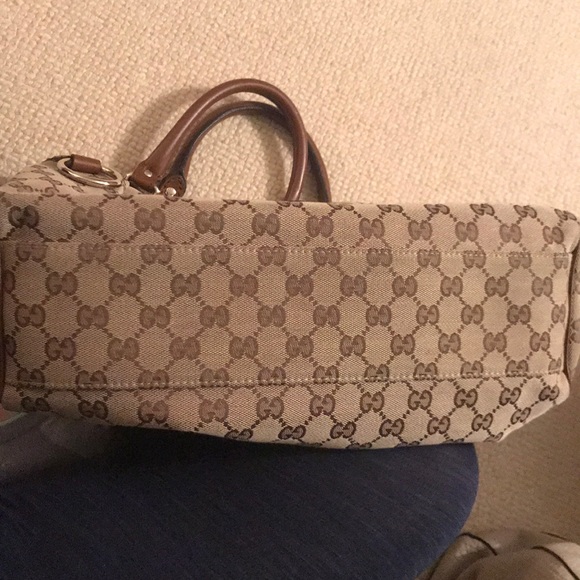 Gucci Shoulder Bag - Picture 3 of 8
